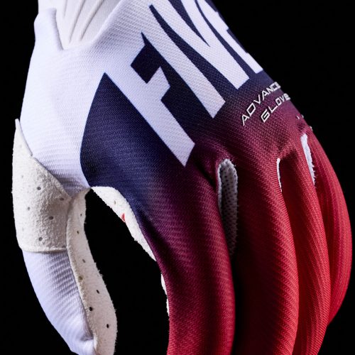 FIVE-MOTO-GLOVES-mxf2_evo_splitwhite_red_blue_focus2