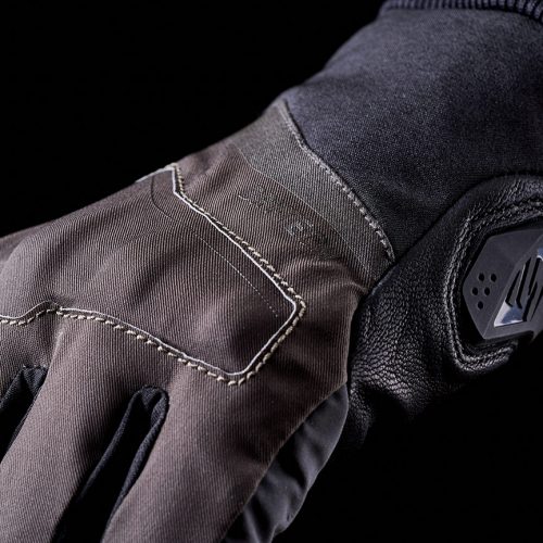 FIVE-MOTO-GLOVES-wfx_district_wp_khaki_focus5