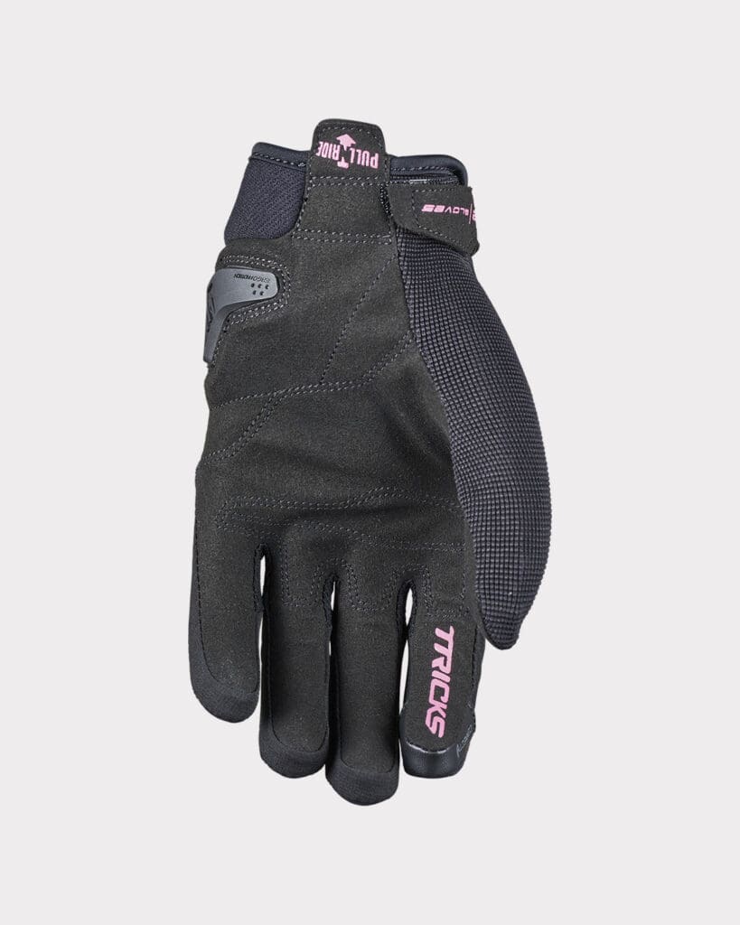 TRICKS WOMAN – Image 2